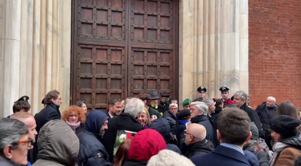 Vanoni, l’ultimo saluto della città di Milano