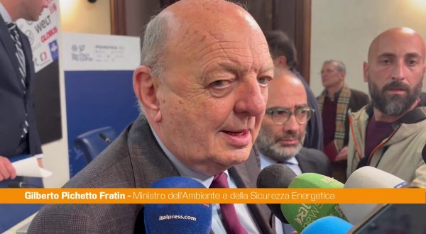 Pichetto “L’ambizione e l’obiettivo di decarbonizzare rimane e rimane per tutti”