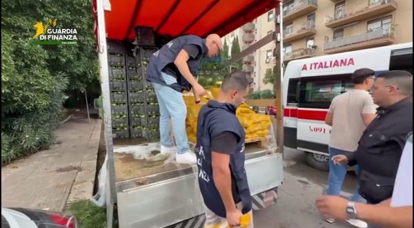 Sequestrato un mercato ortofrutticolo abusivo a Palermo