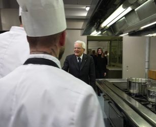 Nelle cucine del Quirinale tre ragazzi di Nisida aspiranti cuochi