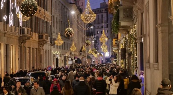 Tredicesime più ricche, gli italiani spenderanno 10 mld per i regali di Natale