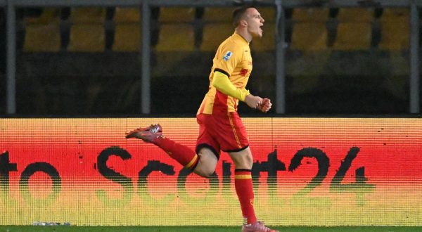 Il Lecce batte il Pisa 1-0 e fa un passo verso la salvezza, decide Stulic