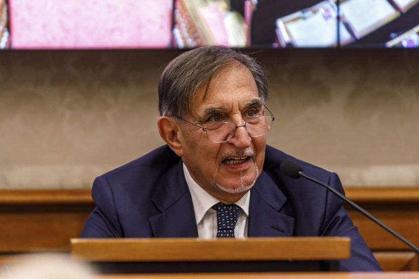 La Russa &ldquo;Sulla legge elettorale le forze politiche devono trovare risposte&rdquo;