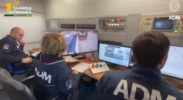 Sequestrati 248 chili di cocaina al porto di Gioia Tauro