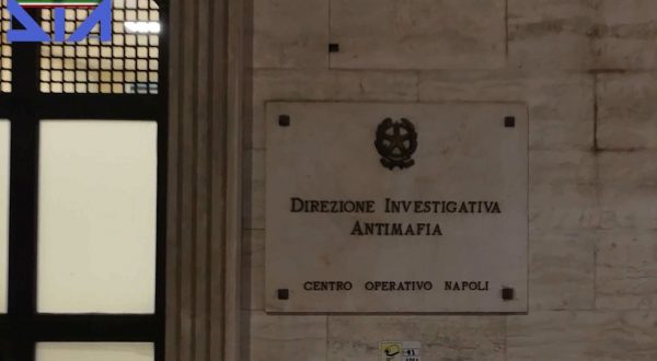 Camorra, 11 misure cautelari a Napoli