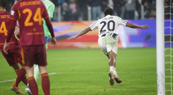 La Juventus vince ancora, battuta la Roma 2-1