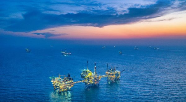 Cina, il più grande giacimento offshore registra una produzione record di petrolio e gas