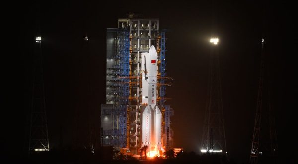 La Cina lancia il razzo Long March-12A Y1, secondo stadio in orbita