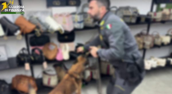 Smantellato un giro di falsi di lusso per due milioni nel siracusano