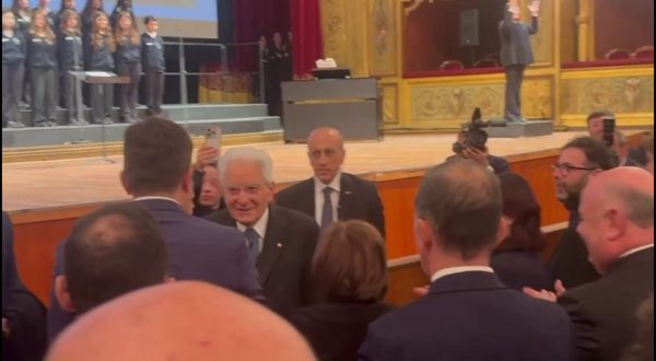 Capitale Volontariato 2025, applausi per Mattarella al Teatro Massimo di Palermo