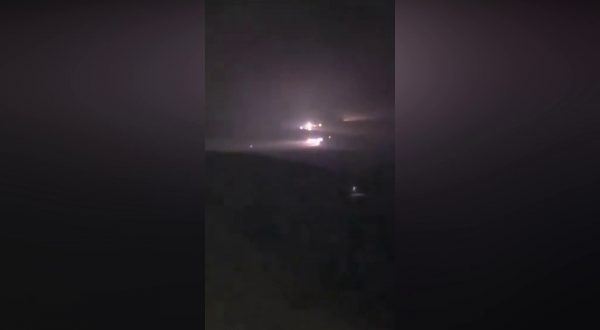 Libia, morto capo di stato maggiore in incidente aereo: le immagini dei rottami