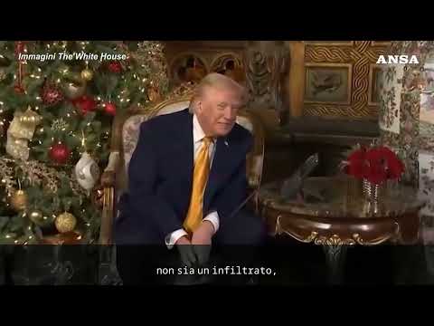 Trump a un bimbo: “Controlliamo che Babbo Natale sia buono e non un infiltrato”#ansa #christmas