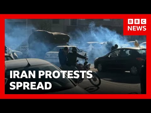 Iran crisis deepens – protests spread with chants of “death to the dictator” | BBC News