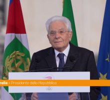 Mattarella "Sentiamo l'urgenza di pace tra i popoli"