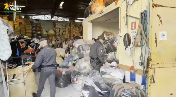 Ercolano, sequestrato opificio abusivo contenente oltre 65 tonnellate di rifiuti