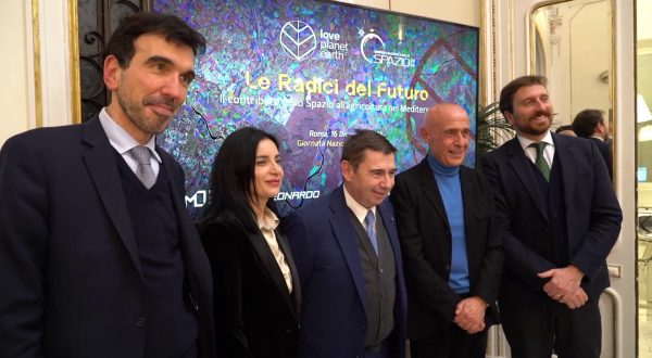 Leonardo, e-Geos e Telespazio presentano il calendario Love Planet Earth