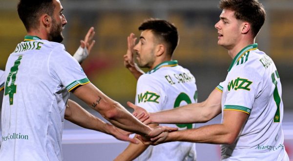 Dybala ispira, Ferguson e Dovbyk firmano il 2-0 della Roma a Lecce