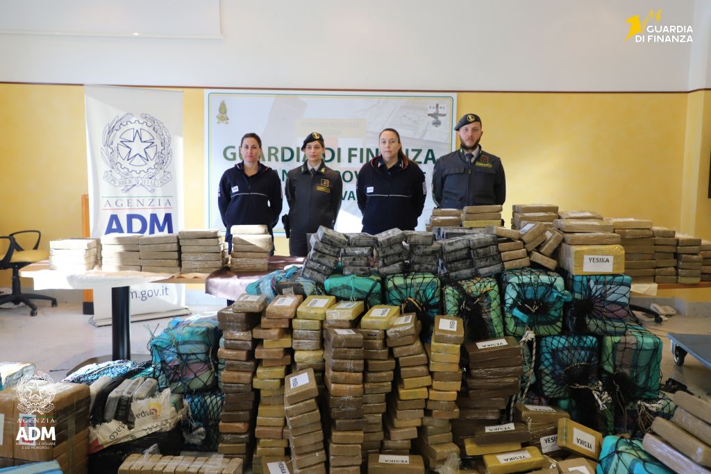 Genova, maxi sequestro all&rsquo;interno del Porto di 2 tonnellate di cocaina