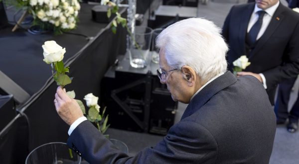 Mattarella alla cerimonia in memoria delle vittime dell’incendio di Crans-Montana