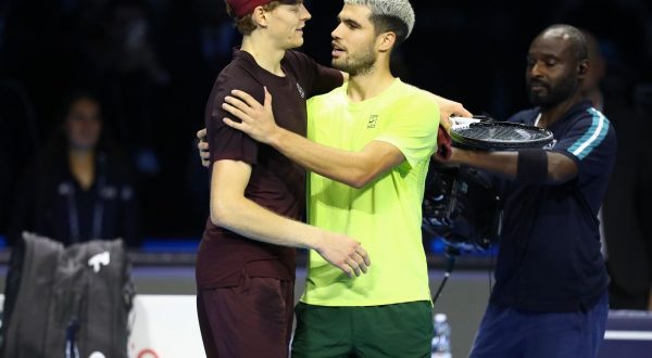 Ad Alcaraz la prima sfida del 2026, Sinner ko nel match esibizione di Seul