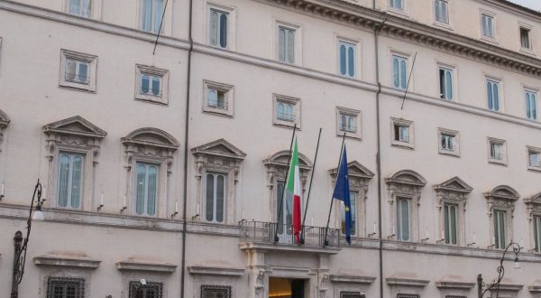 Iran, Palazzo Chigi “Rispettare diritti e incolumità dei manifestanti”