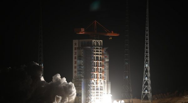 Cina, eseguito il primo lancio in orbita del 2026