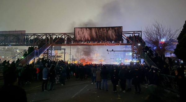 Iran, riaperto lo spazio aereo dopo chiusura temporanea