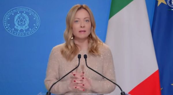 Meloni “Eventuale nostra presenza in Groenlandia da discutere in ambito Nato”