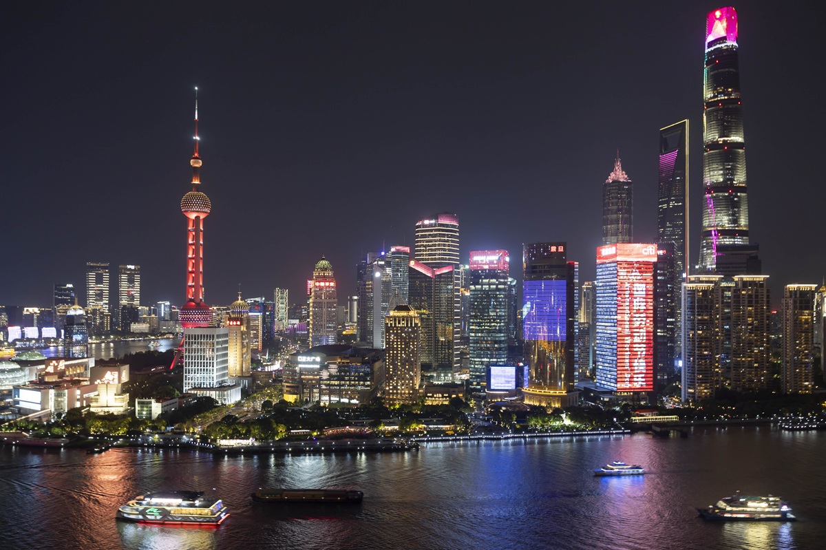 Cina, i consumi di elettricit&agrave; superano i 10 trilioni di kwh nel 2025