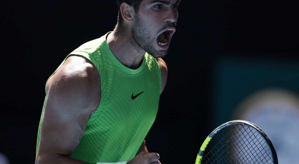 Alcaraz e Sabalenka ai quarti all’Australian Open, avanzano Zverev e Gauff