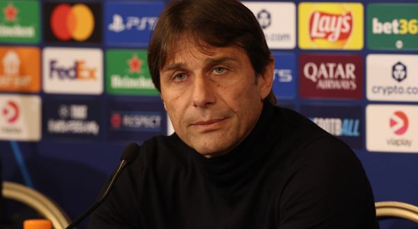 Conte “Non vogliamo uscire dalla Champions, proveremo a sbalordire”