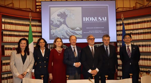 Presentata in anteprima alla Camera la mostra sull’artista giapponese Hokusai