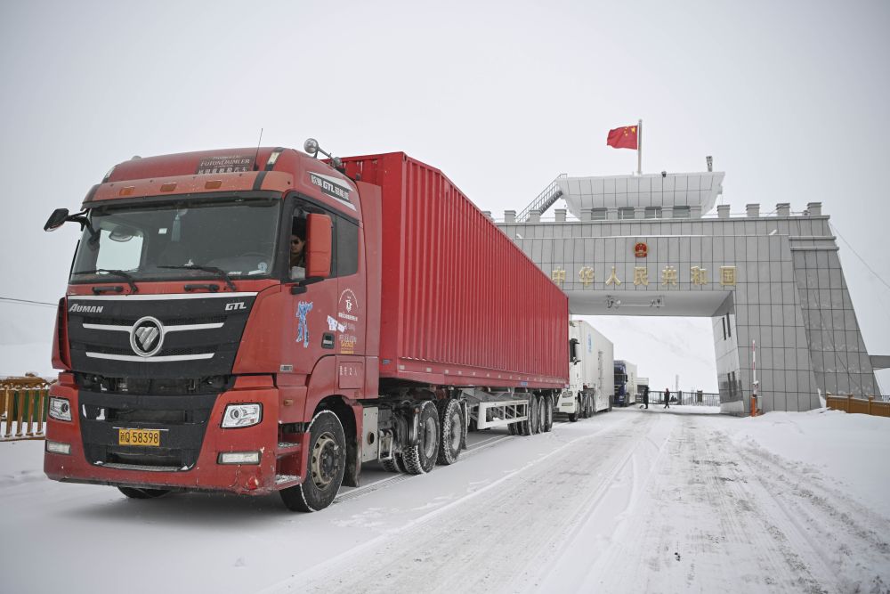 Cina, cresce il commercio con l&rsquo;estero nella regione dello Xinjiang