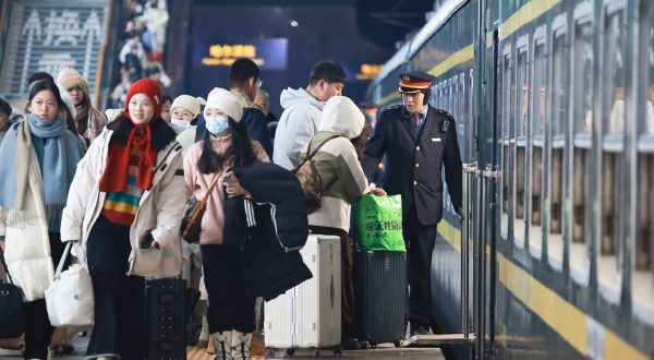 Cina, aumentano i viaggi interregionali di passeggeri, + 3,5%