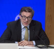 S&amp;P conferma per l&rsquo;Italia il rating e aumenta outlook, Giorgetti &ldquo;Lavoro paga&rdquo;