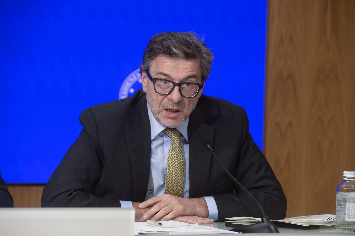 S&amp;P conferma per l&rsquo;Italia il rating e aumenta outlook, Giorgetti &ldquo;Lavoro paga&rdquo;