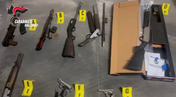 Agro Nocerino, tre arrestati per droga, armi e ordigni esplosivi