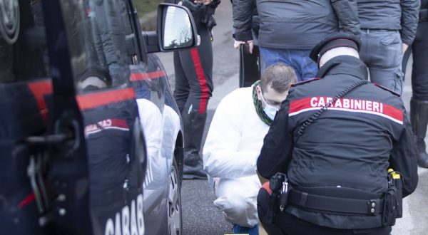 Trovati tre cadaveri in un bosco nel Messinese, sui corpi ferite d’arma da fuoco