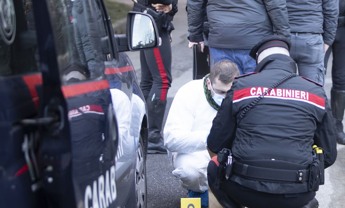 Trovati tre cadaveri in un bosco nel Messinese, sui corpi ferite d&rsquo;arma da fuoco