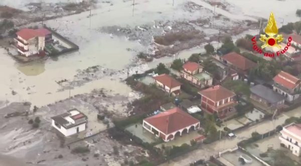 Danni nel Catanese per maltempo, immagini dall’elicottero dei Vigili del Fuoco
