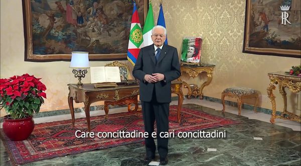 Mattarella “Si chiude un anno non facile, ora la pace”