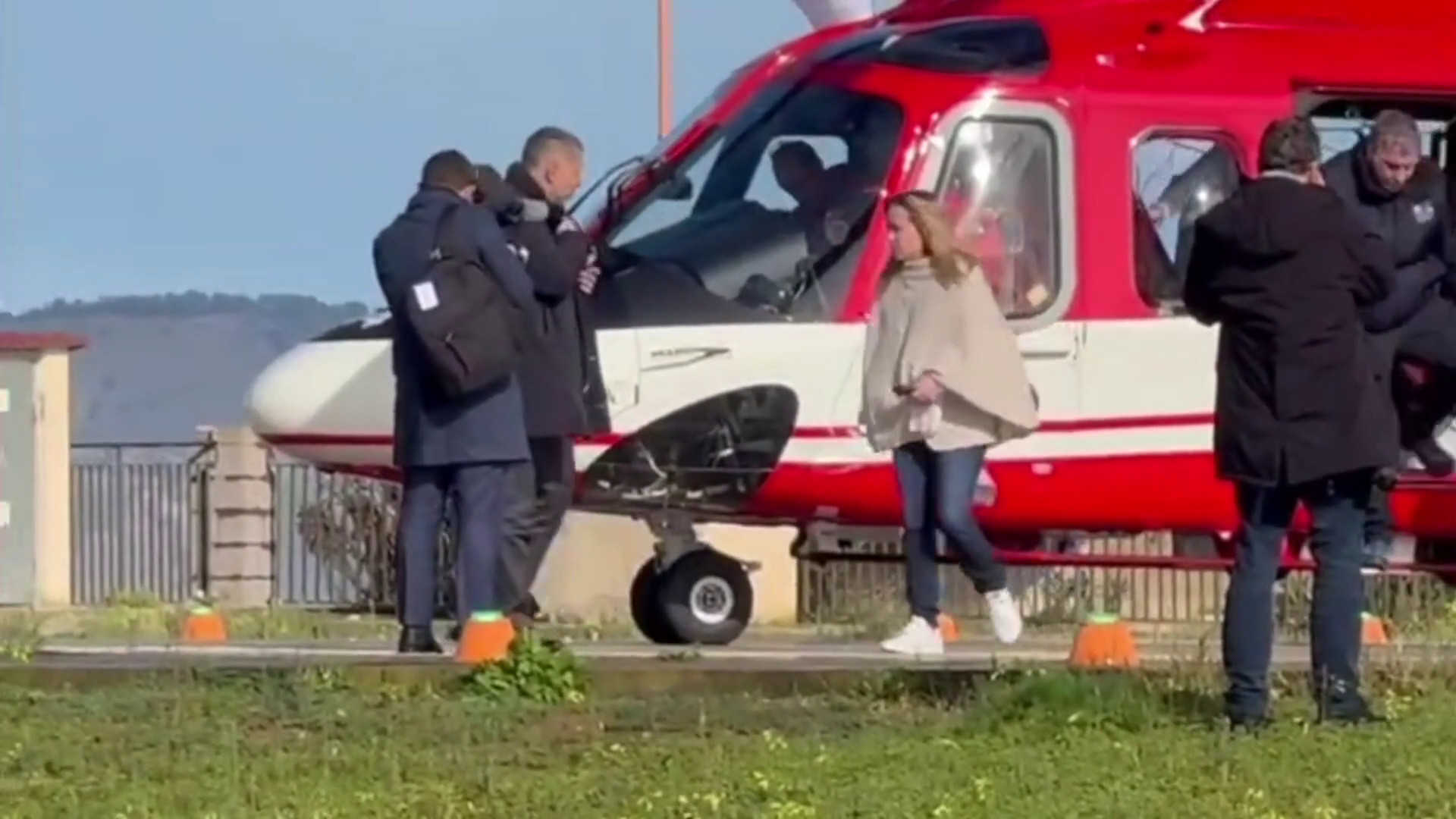 Meloni a Niscemi, le immagini dell’arrivo