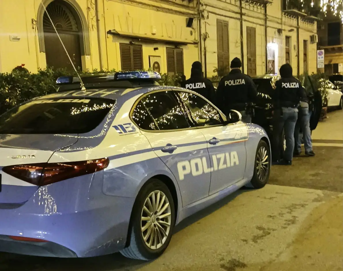 Palermo, trovato allo Zen il pupazzo di un frate impiccato