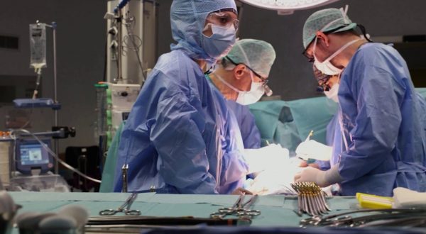 Chirurgia vascolare, mininvasività e IA al San Raffaele di Milano