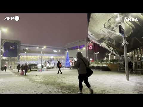 La tempesta Goretti si abbatte su Londra e Gran Bretagna #ansa #news