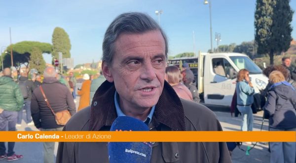 Iran, Calenda “Non stare fermi. Intervento Usa? Rischio regime rafforzato”