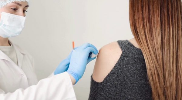 Hpv, vaccino fondamentale ma per 7 genitori su 10 è inutile