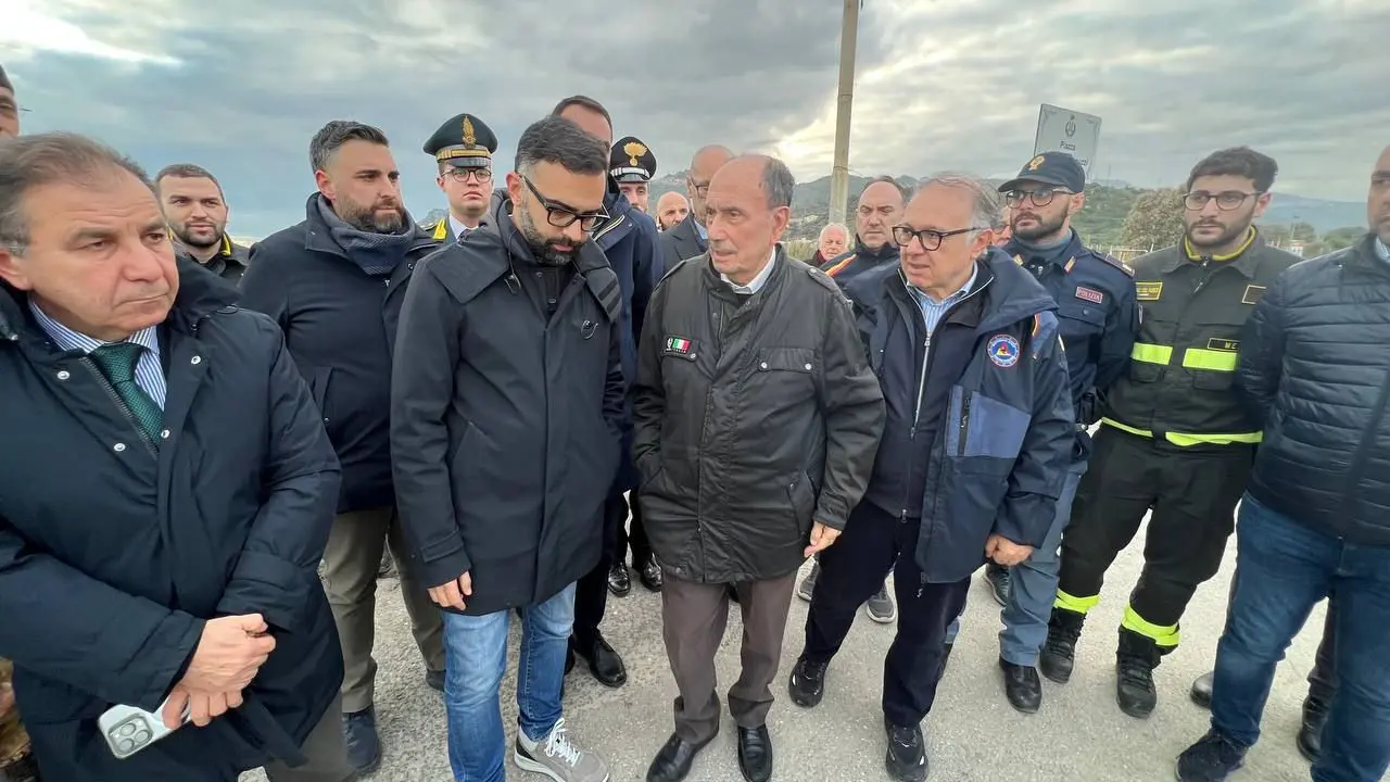 Sopralluogo di Schifani nel Messinese dopo il ciclone Harry “Non faremo mancare le risorse”