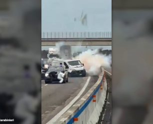 Assalto con sparatoria a un portavalori nel Brindisino, due fermi