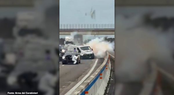 Assalto con sparatoria a un portavalori nel Brindisino, due fermi